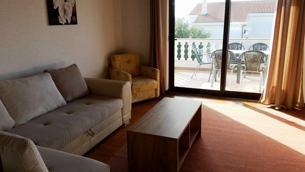 Apartments Karabaic Пунат Экстерьер фото