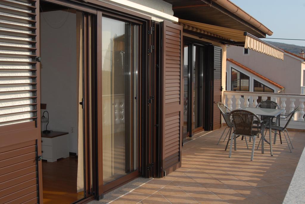 Apartments Karabaic Пунат Экстерьер фото