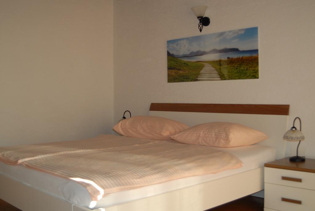 Apartments Karabaic Пунат Экстерьер фото
